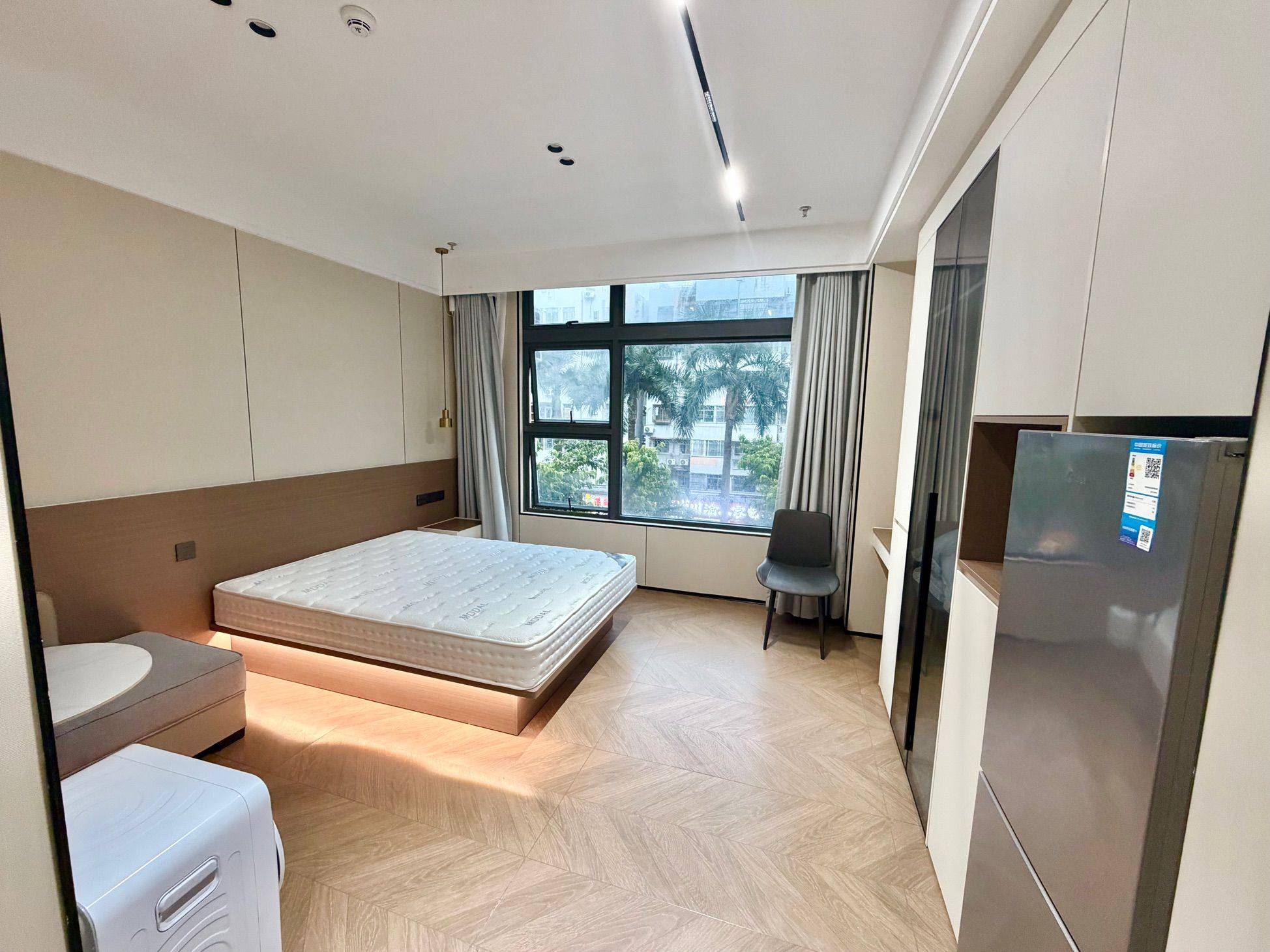 美寓服务式公寓(中山公园地铁站店)