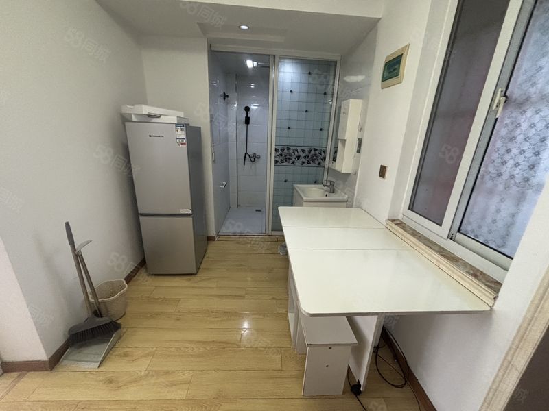 整租 | 人民路建设路口边，建设路花鸟市场楼上，6楼，拎包入住