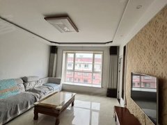 紧邻吾悦彩虹佳苑电梯6楼130平三室储藏室月租833拎包入住