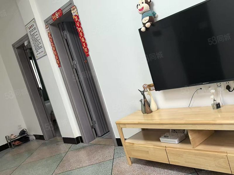 整租 | 西荣路中段3楼65平方2房1，高端装修，月租金130