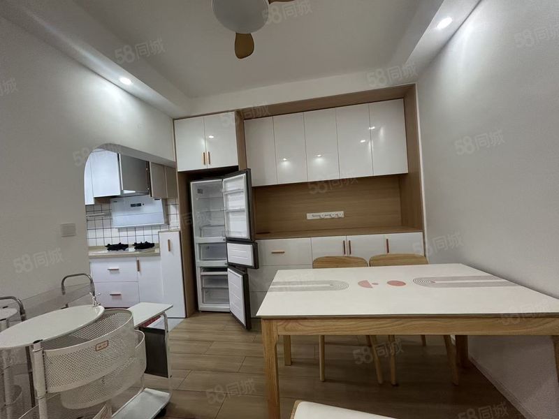 整租 | 白云新村精装整租两房 2楼 自住装修 明厨明卫 拎包
