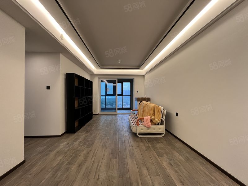 整租 | 万科精装修 华彩城 三房两厅一卫一线湖景高中幼师旁
