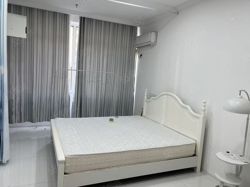 整租 | 英才旁中央悦府公寓，押一付一，领包入住