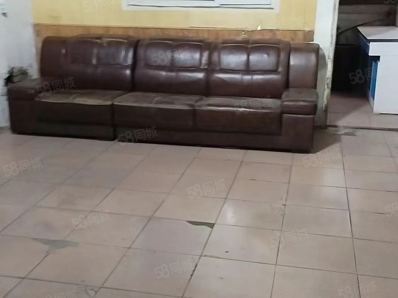 整租 | 富强社区 3室2厅2卫 南北通透 配套齐全 500平