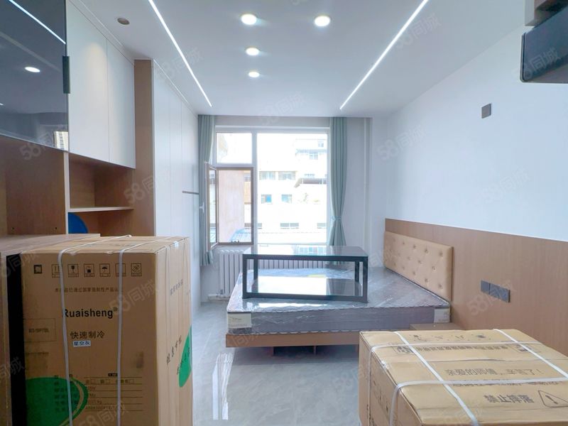 整租 | 全屋定制一室一厅，独门独户酒店式公寓可短租，家具齐全