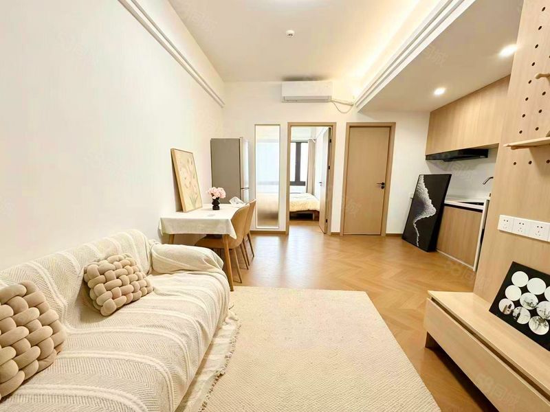 塘边地铁口附近 loft 超温馨原木风像住在宫崎骏的动画里一样