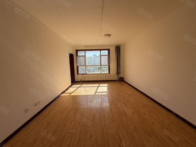 整租 | 金座威尼谷三居室家具家电可配随时看房前排拎包入住随时