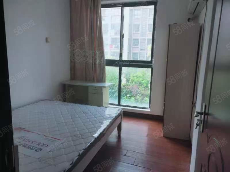 合租 | 万和熙庭单间，电梯房299一个月，有空调，床