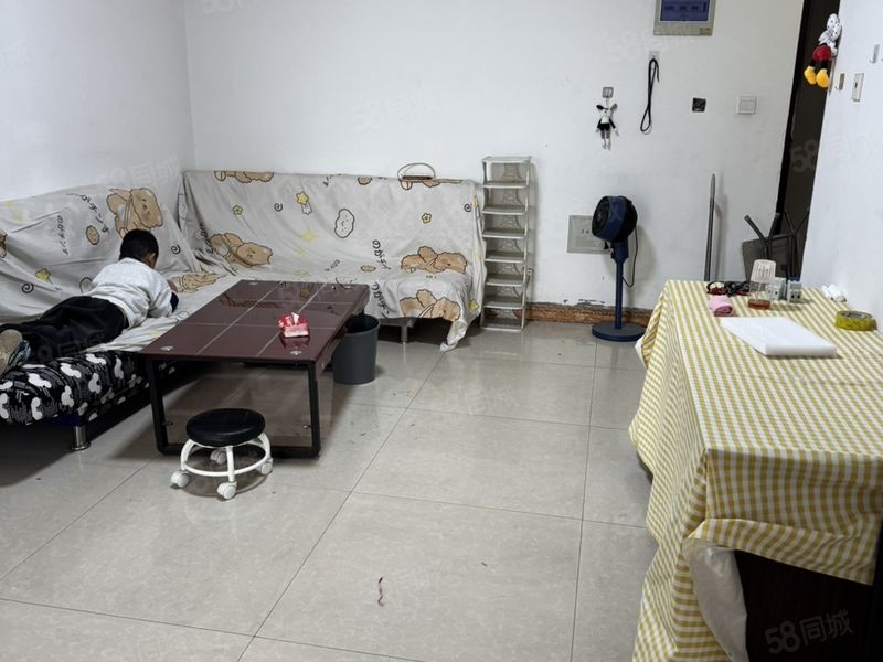 整租 | 小河刘一室一厅833，紧邻华语百佳